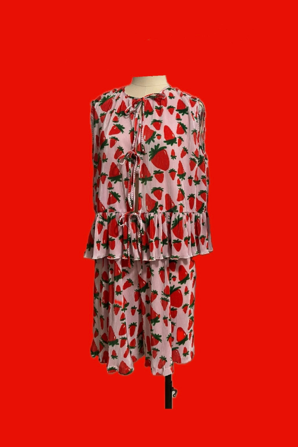 TABY ORIGINAL: Strawberry Fields Plisse Short/Vest Set In Sizes XS-5X!***
