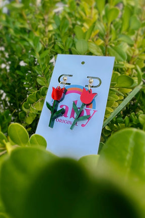 Taby Original: Mañana Sera Bonito Tulip Earrings